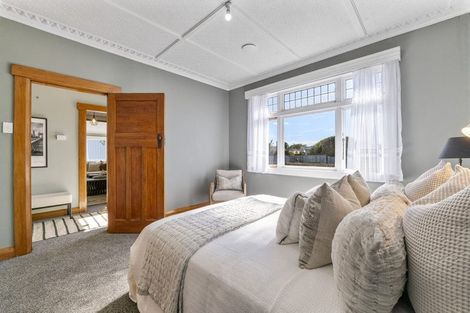 Photo of property in 164 Mangorei Road, Merrilands, New Plymouth, 4312