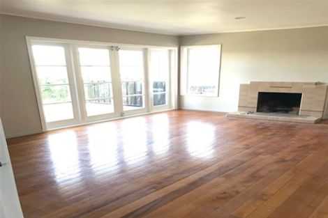 Photo of property in 2/40 Amberley Avenue, Te Atatu South, Auckland, 0610