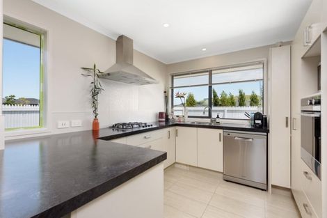 Photo of property in 53 Leet Crescent, Papamoa Beach, Papamoa, 3118