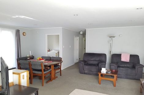 Photo of property in 1/24 Contessa Drive, Glenfield, Auckland, 0629