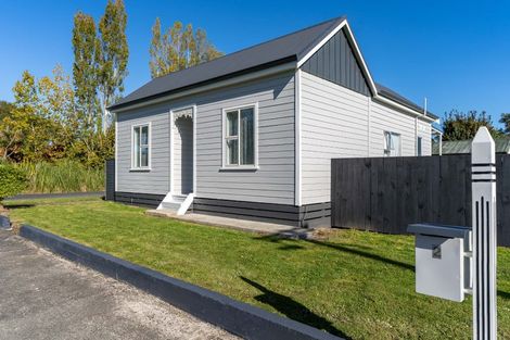 Photo of property in 2 Queen Street, Milton, 9220