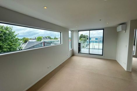 Photo of property in Bella Vista, 2d/84 Gunner Drive, Te Atatu Peninsula, Auckland, 0610