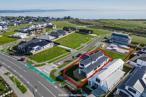 Photo of property in 1 Whata Street, Clarks Beach, 2122