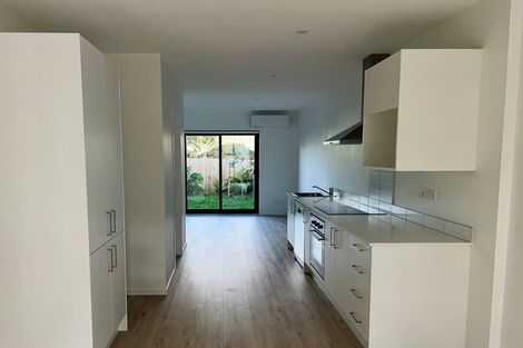 Photo of property in 16 Rauemi Way, Te Atatu South, Auckland, 0610