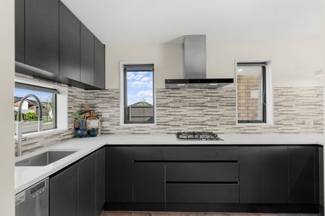 Photo of property in 16 Helen Place, Halswell, Christchurch, 8025