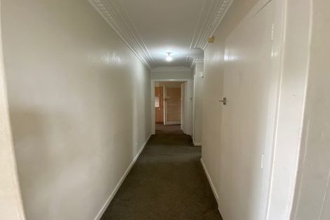 Photo of property in 27 Royal View Road, Te Atatu South, Auckland, 0610