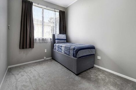 Photo of property in 62 Gallony Avenue, Massey, Auckland, 0614