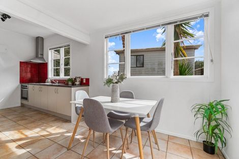 Photo of property in 1/8 Millbrook Road, Henderson, Auckland, 0612