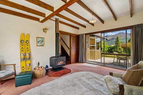 Photo of property in 197 Beacon Point Road, Wanaka, 9305