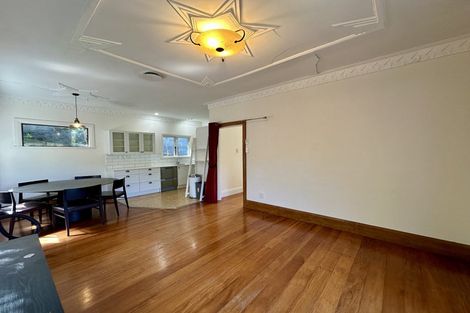 Photo of property in 54 Moana Road, Kelburn, Wellington, 6012