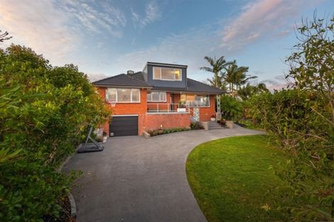 Photo of property in 17 Fowler Street, Northcote, Auckland, 0627