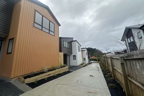 Photo of property in 15 Lowtherhurst Road, Massey, Auckland, 0614