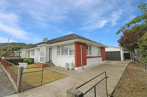 Photo of property in 51-55 Whites Line West, Woburn, Lower Hutt, 5010