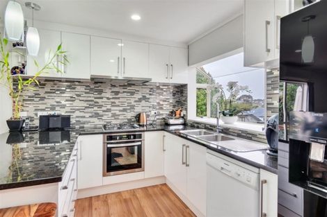 Photo of property in 13 Broadfield Street, Massey, Auckland, 0614