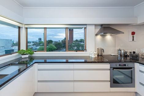 Photo of property in 4/6b The Promenade, Takapuna, Auckland, 0622