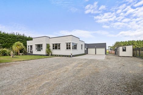 Photo of property in 501 Halcombe Road, Feilding, 4775