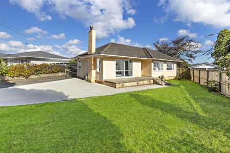 Photo of property in 140 Russell Road, Manurewa, Auckland, 2102