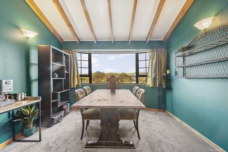 Photo of property in 17 David Crescent, Karori, Wellington, 6012