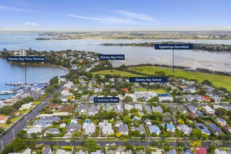 Photo of property in 7 Summer Street, Stanley Point, Auckland, 0624