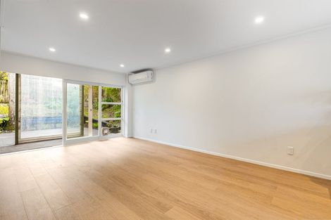 Photo of property in 2/6 Griffen Road, Mount Roskill, Auckland, 1041