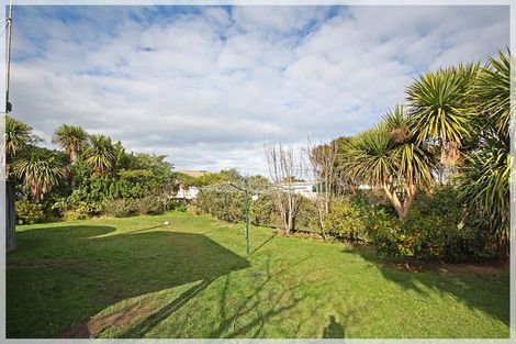 Photo of property in 17 Aru Street, Tangimoana, 4822