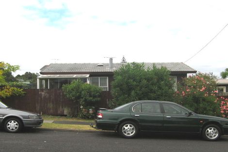 Photo of property in 3/24 Neal Avenue, Glenfield, Auckland, 0629