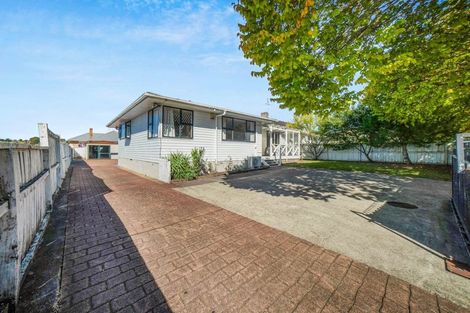 Photo of property in 12 Ussher Place, Pakuranga Heights, Auckland, 2010