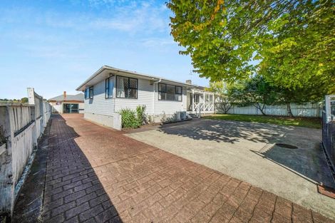 Photo of property in 12 Ussher Place, Pakuranga Heights, Auckland, 2010