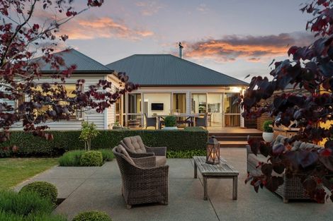 Photo of property in 40 Pitcairn Crescent, Bryndwr, Christchurch, 8053