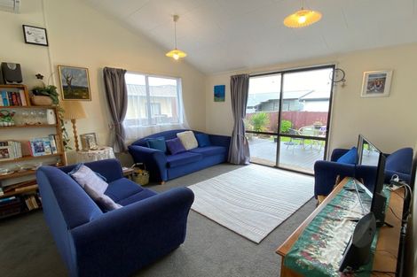 Photo of property in 124 Roberts Line, Kelvin Grove, Palmerston North, 4414