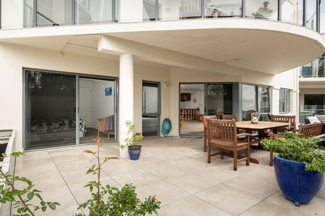 Photo of property in 205/178 Marine Parade, Mount Maunganui, 3116