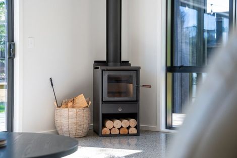 Photo of property in 51a Elizabeth Street, Waikanae, 5036