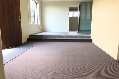 Photo of property in 2 Ballyward Close, East Tamaki, Auckland, 2013