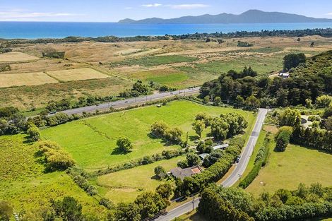 Photo of property in 18-20 Emerald Glen Road, Paekakariki, Paraparaumu, 5032