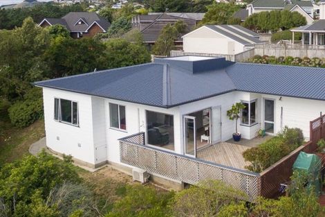 Photo of property in 4 Ronald Woolf Place, Churton Park, Wellington, 6037