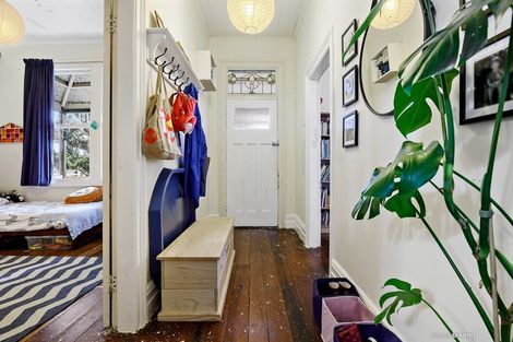 Photo of property in 21 Charlotte Avenue, Brooklyn, Wellington, 6021