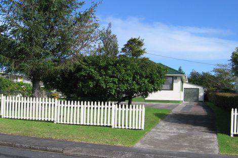 Photo of property in 14 Longburn Road, Henderson, Auckland, 0610