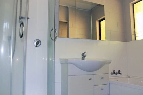 Photo of property in 2/81 Stredwick Drive, Torbay, Auckland, 0630