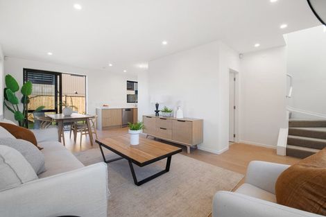 Photo of property in 35 Nga Pona Toru Road, Flat Bush, Auckland, 2019