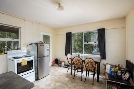 Photo of property in 235 Heta Road, Merrilands, New Plymouth, 4312