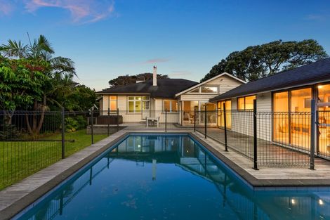 Photo of property in 8 Tiri Road, Milford, Auckland, 0620