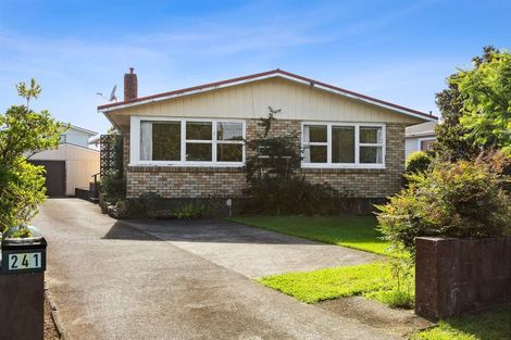 Photo of property in 241 Mangorei Road, Merrilands, New Plymouth, 4312