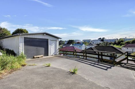 Photo of property in 172 Champion Street, Cannons Creek, Porirua, 5024