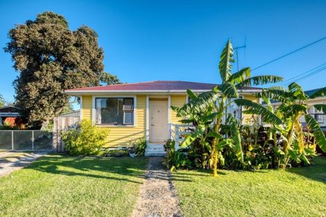 Photo of property in 16 Tolerton Avenue, Elgin, Gisborne, 4010