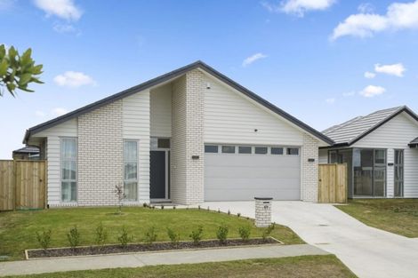 Photo of property in 57 Hayfield Way, Karaka, Papakura, 2113