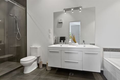 Photo of property in 2/58 Herbert Road, Queenwood, Hamilton, 3210