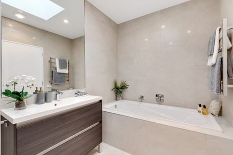 Photo of property in 40 Owen Chapman Drive, Red Beach, 0932