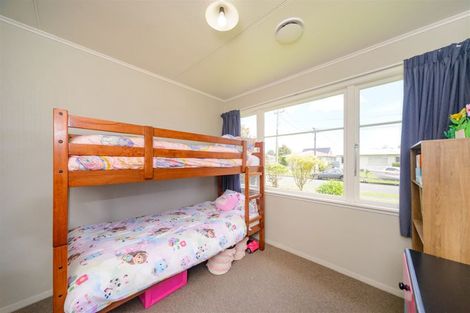 Photo of property in 27 Duff Crescent, Highbury, Palmerston North, 4412