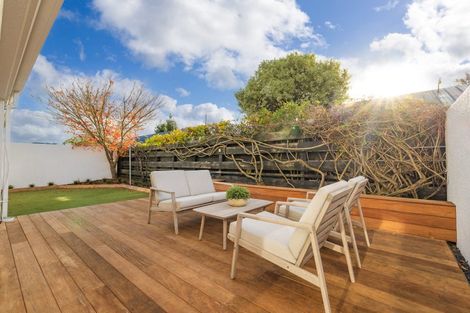 Photo of property in 2/212 Springfield Road, St Albans, Christchurch, 8014