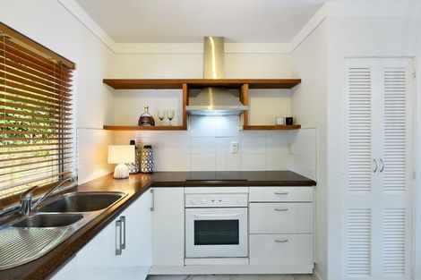 Photo of property in 2/15 Dunraven Place, Torbay, Auckland, 0630